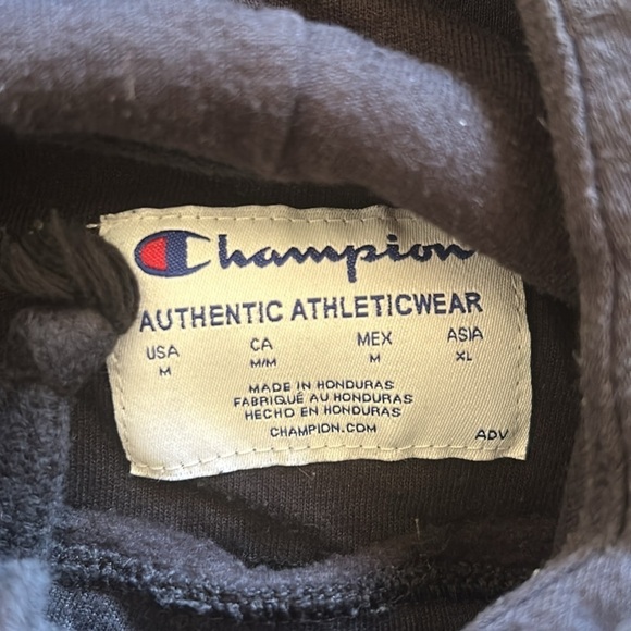 Women’s M Champion Sweatshirt- older- some pulling as shown in pics - Picture 3 of 5